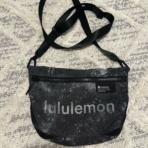 Lululemon Clean Lines Crossbody Bag